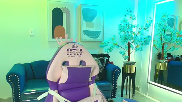 Nicole sounders online show from January 14, 12:00 pm