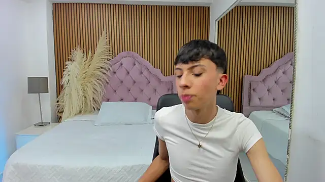 Jamess Carterr  online show from January 16, 5:22 am