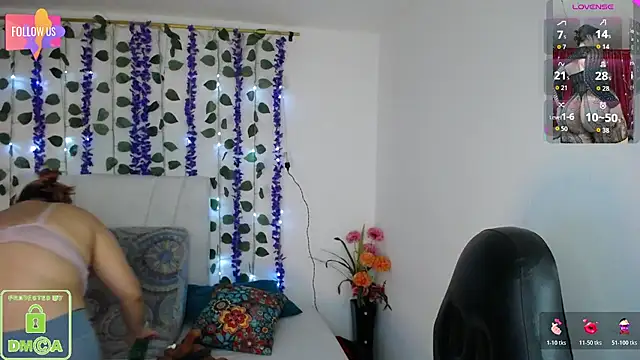 Mia Duque1999 online show from April 22, 7:48 pm