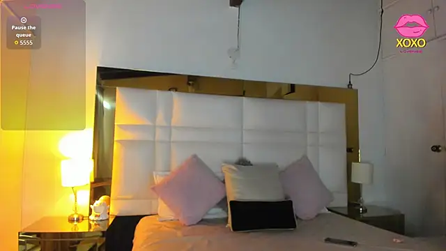 Zoei Moon online show from March 21, 6:55 pm