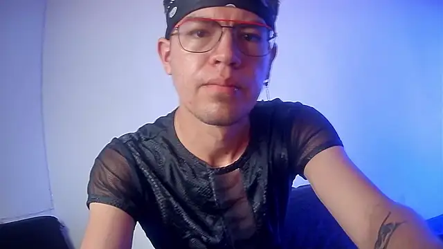 nicolatinboy online show from February 12, 8:59 pm