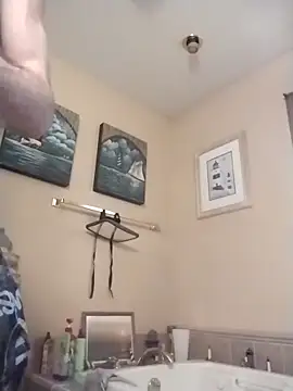 bigjohnson2914 online show from May 17, 7:32 pm