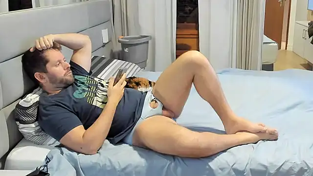 Snapshot of RipMyUnderwear chatting on July 27, 10:39 pm RipMyUnderwear online show from July 27, 10:39 pm