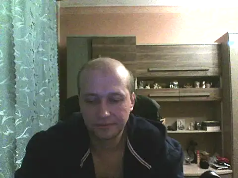 Snapshot of Egorij83 chatting on December 4, 12:31 am Egorij83 online show from December 4, 12:31 am