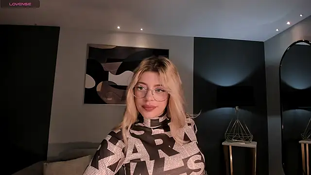 MadisonKane online show from November 12, 11:10 am