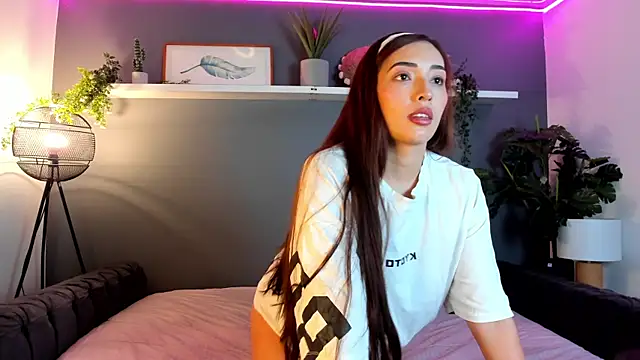 Snapshot of anny_bianchi_ chatting on December 14, 11:37 am anny bianchi online show from December 14, 11:37 am