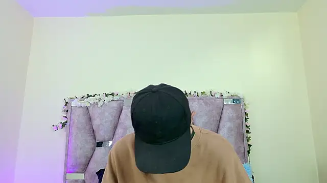 iris and damian online show from February 18, 5:20 pm