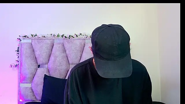 iris and damian online show from March 5, 5:20 pm