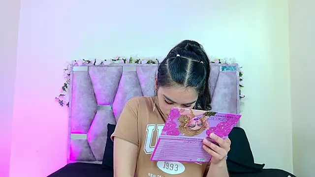 iris and damian online show from April 20, 5:16 pm