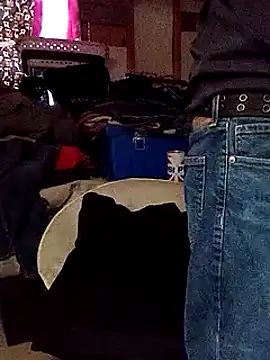 Snapshot of Guero0751@xh chatting on February 28, 6:20 pm Guero0751xh online show from February 28, 6:20 pm