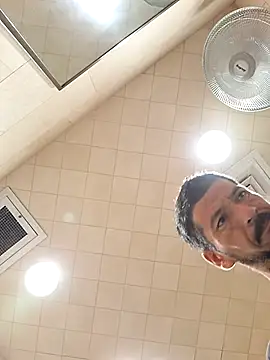 Snapshot of Guero0751@xh chatting on October 19, 6:25 am Guero0751xh online show from October 19, 6:25 am