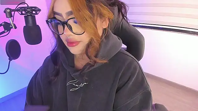 asheryn online show from January 8, 1:19 am