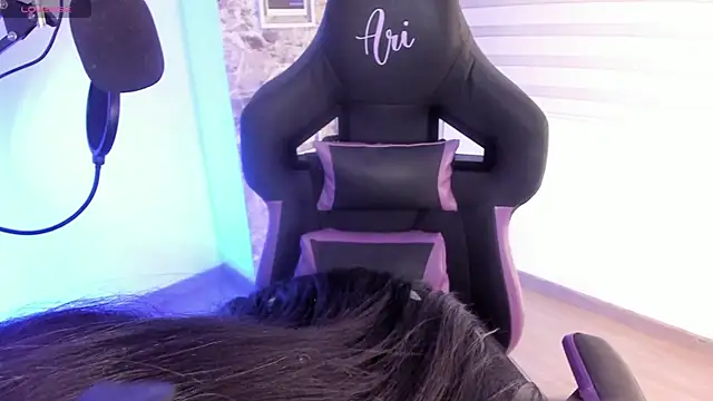 asheryn online show from May 8, 1:44 am