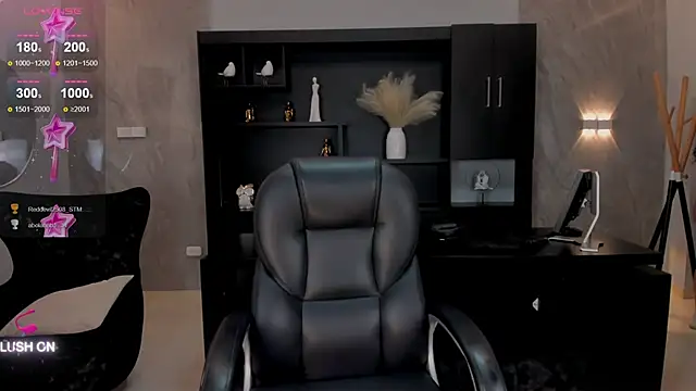 ChloeManson online show from December 13, 11:39 pm