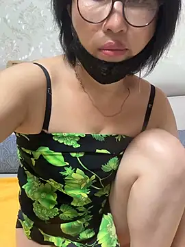 Snapshot of luckybaby666999 chatting on June 5, 2:12 pm luckybaby666999 online show from June 5, 2:12 pm