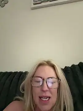 sinfulsara online show from February 28, 12:44 am