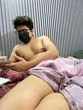 Snapshot of Shanky_HD chatting on December 13, 8:25 pm Shanky HD online show from December 13, 8:25 pm