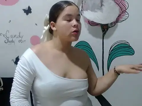 Snapshot of RosieCheeks- chatting on December 3, 11:30 am RosieCheeks- online show from December 3, 11:30 am