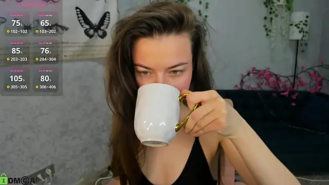 Graceee  online show from April 3, 3:15 am