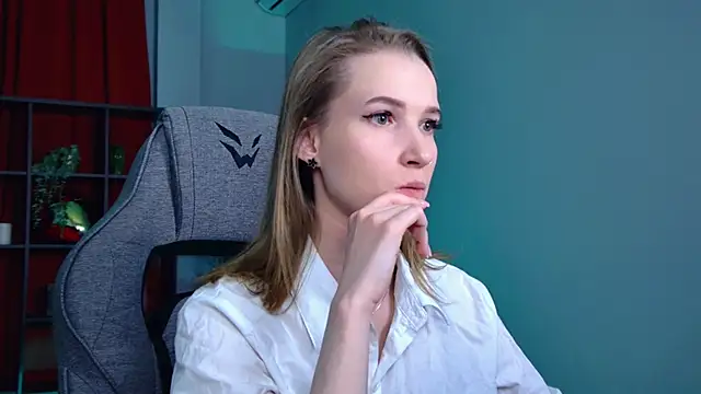 Megan Rodgers online show from April 7, 5:35 pm