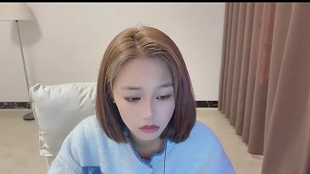 Snapshot of Sweetwild_ chatting on December 18, 6:52 am Sweetwild online show from December 18, 6:52 am