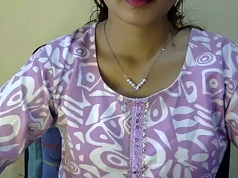 Snapshot of Shab_M chatting on June 24, 7:29 am Shab M online show from June 24, 7:29 am