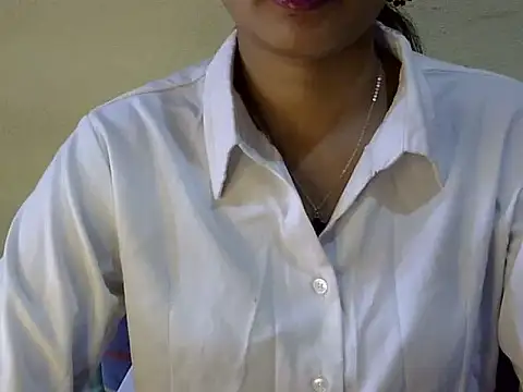 Snapshot of Shab_M chatting on June 25, 5:12 am Shab M online show from June 25, 5:12 am