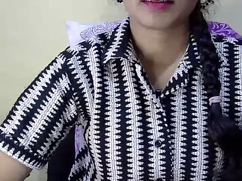 Snapshot of Shab_M chatting on July 7, 9:24 am Shab M online show from July 7, 9:24 am