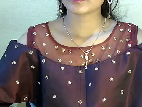 Snapshot of Shab_M chatting on July 10, 8:18 am Shab M online show from July 10, 8:18 am