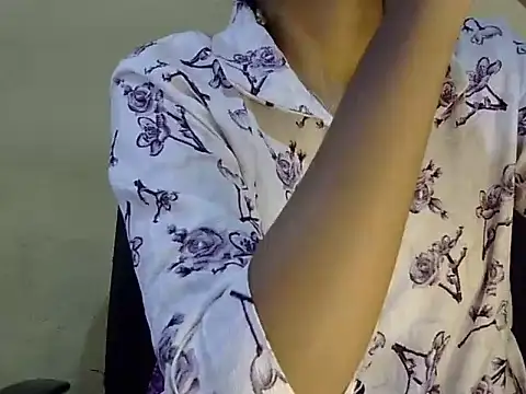 Snapshot of Shab_M chatting on July 15, 6:51 am Shab M online show from July 15, 6:51 am