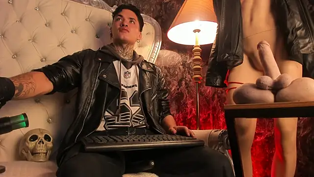 AlecBanne online show from April 13, 10:59 pm