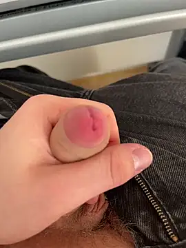 hannes256102 online show from March 19, 2:21 pm