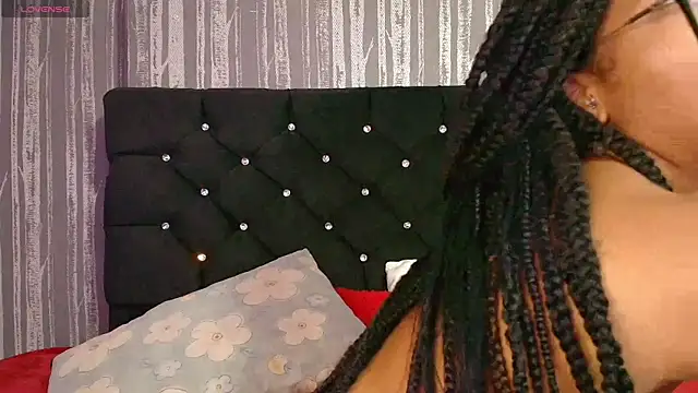 Snapshot of Elizabetth_Roman chatting on June 24, 2:16 pm Elizabetth Roman online show from June 24, 2:16 pm