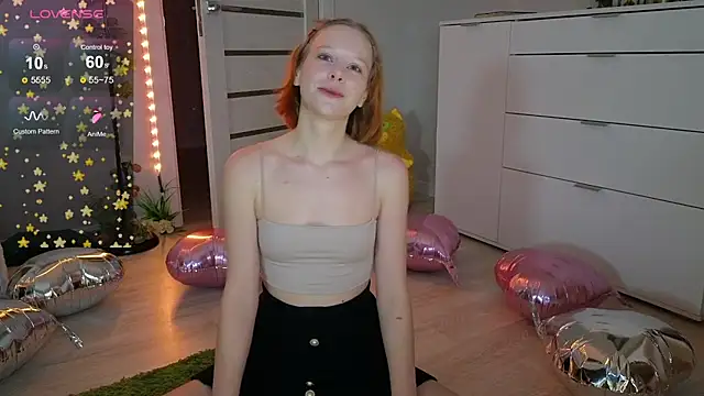 Lace Thrill online show from May 6, 11:32 pm