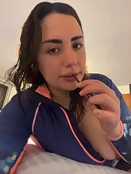 Snapshot of tesaa1212 chatting on May 7, 8:47 pm tesaa1212 online show from May 7, 8:47 pm
