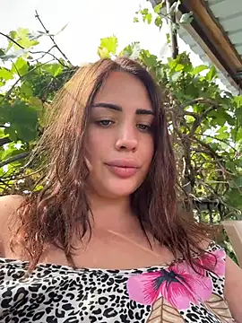Snapshot of tesaa1212 chatting on July 7, 1:04 pm tesaa1212 online show from July 7, 1:04 pm