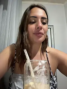 Snapshot of tesaa1212 chatting on July 8, 8:35 pm tesaa1212 online show from July 8, 8:35 pm