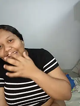 Snapshot of VaneandRossy chatting on June 19, 12:15 am VaneandRossy online show from June 19, 12:15 am