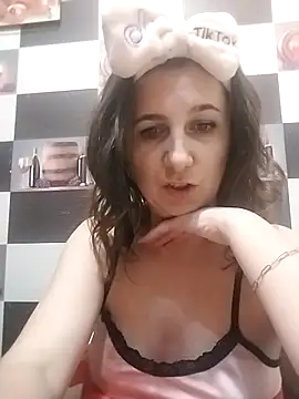 Snapshot of Koshova_1316 chatting on December 18, 8:48 pm Koshova 1316 online show from December 18, 8:48 pm