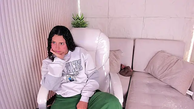 MarelynSummer online show from April 8, 11:32 am