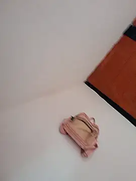 Snapshot of Andres_4907 chatting on December 4, 6:49 pm Andres 4907 online show from December 4, 6:49 pm