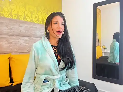 Samantha Ortiz69 online show from April 24, 6:49 am