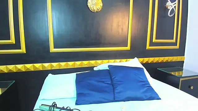 madison saenzz online show from April 24, 7:27 pm