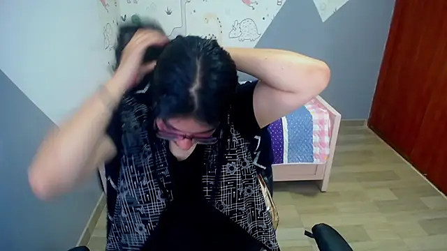 Snapshot of eva_smit_t chatting on December 14, 2:39 am eva smit t online show from December 14, 2:39 am