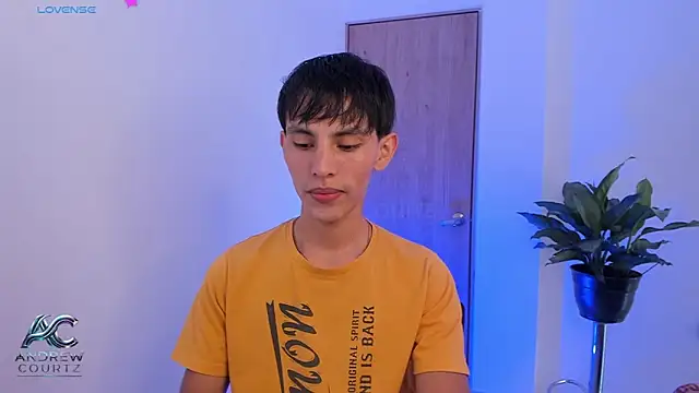 andrew courtzz online show from June 11, 6:39 pm