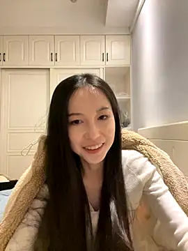 Snapshot of DD-52 chatting on December 4, 10:24 am DD-52 online show from December 4, 10:24 am