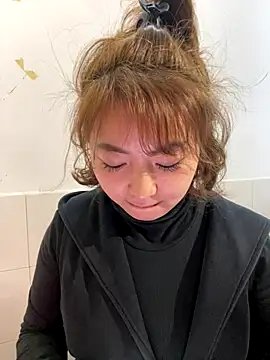 Snapshot of bibi347127 chatting on December 4, 9:40 am bibi347127 online show from December 4, 9:40 am