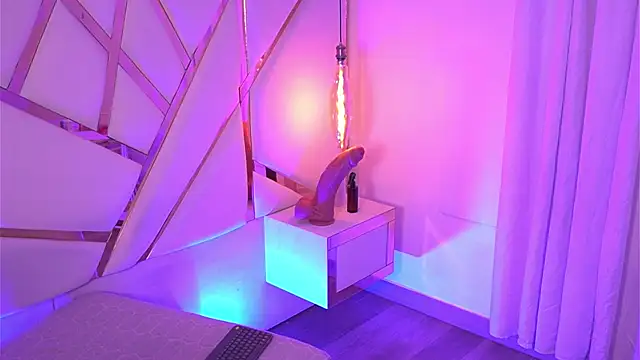 Sophie-velvet online show from May 22, 8:03 pm