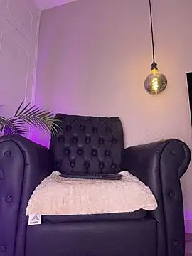 Sophie-velvet online show from July 12, 7:49 pm