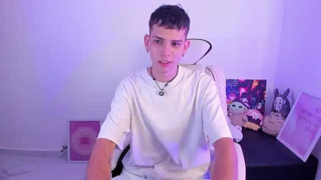 Snapshot of Jasson___ chatting on December 14, 11:37 am Jasson online show from December 14, 11:37 am